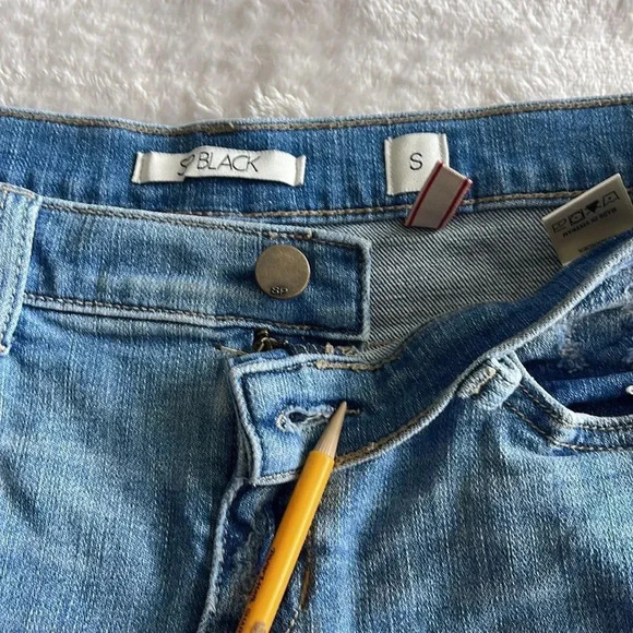 SP BLACK LABEL Distressed light blue Mid Rise shorts. Size Small - Picture 13 of 13